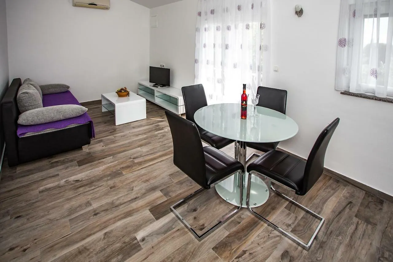 Apartments Buskulic Petrcane