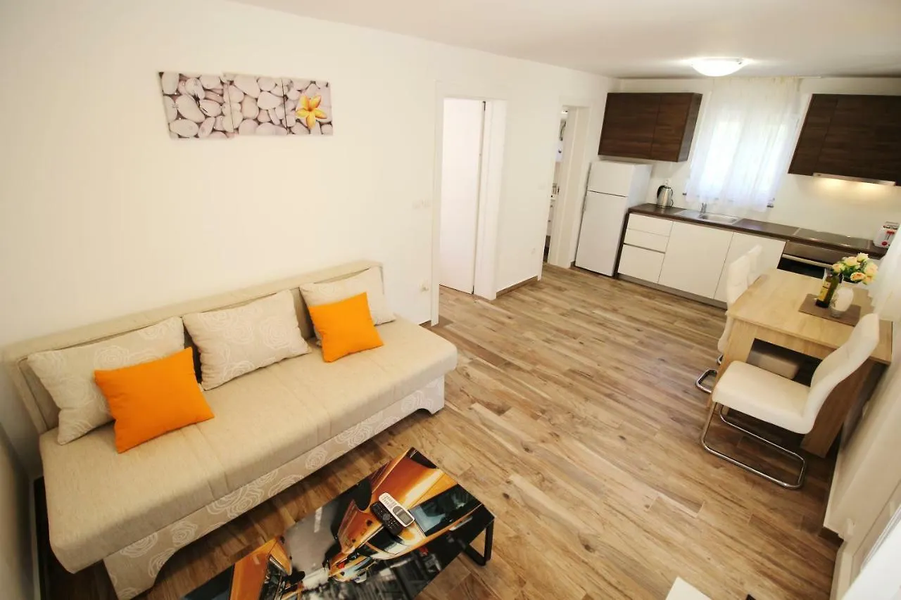 Apartments Buskulic Petrcane Croatia