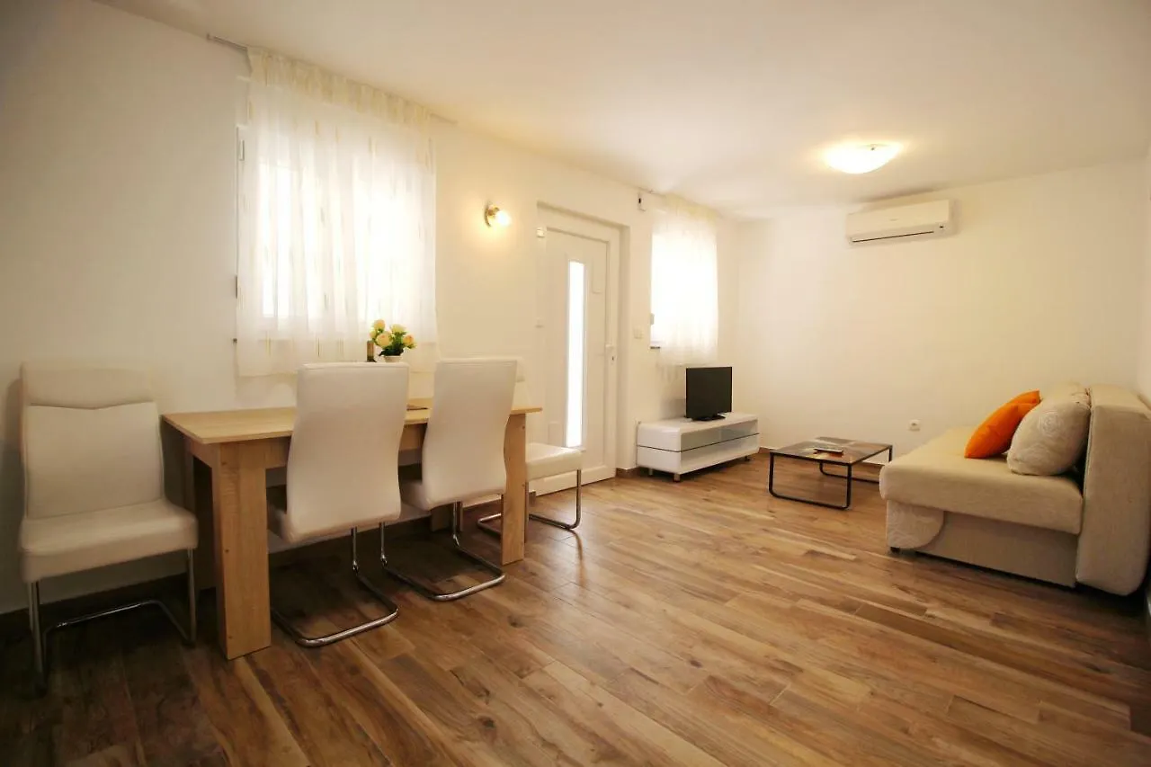 Apartments Buskulic Petrcane