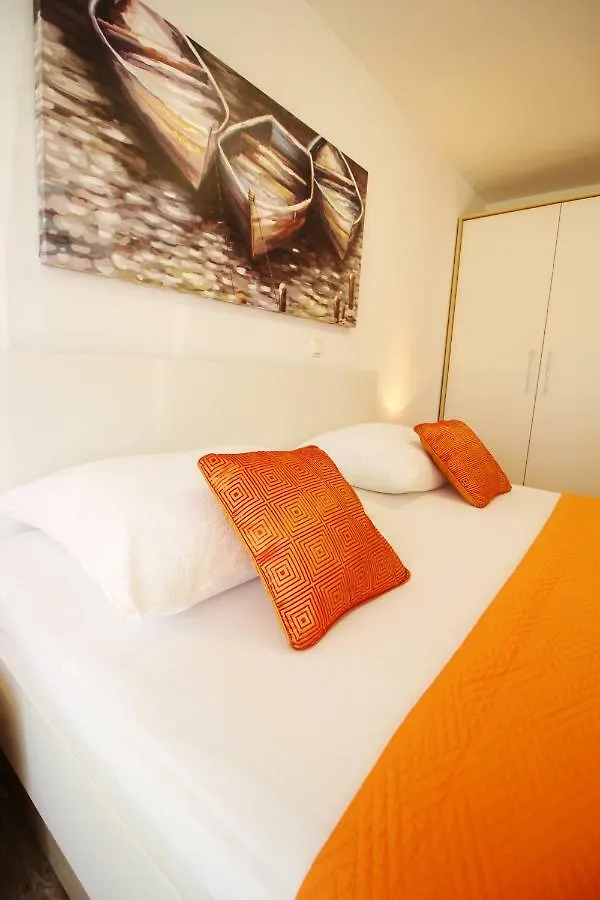 Apartments Buskulic Petrcane Croatia